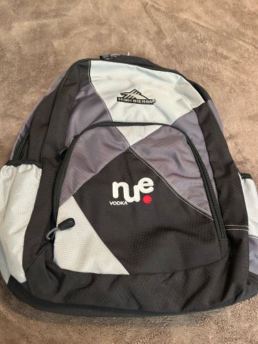 Black New Large/Extra Large High Sierra Backpack