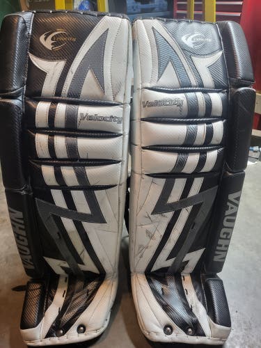 Vaughn Velocity 7400 Goalie Leg Pads