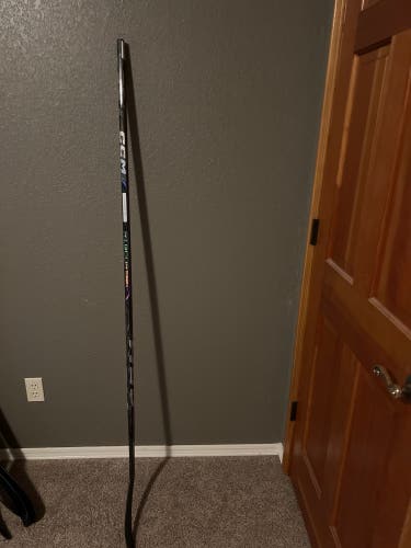 New Senior CCM Right Handed P28 RibCor Trigger 9 Pro Hockey Stick