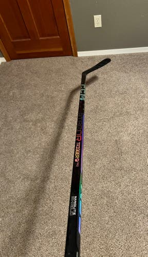 New Intermediate CCM Right Handed P29 RibCor Trigger 9 Pro Hockey Stick