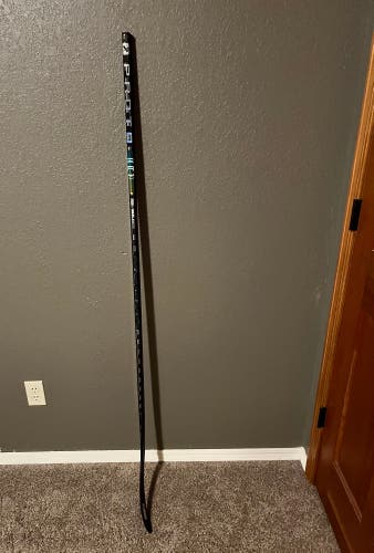 New Intermediate Bauer Right Handed P28 Proto-R Hockey Stick