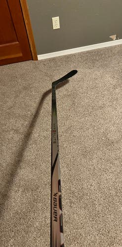 New Senior Bauer Right Handed P92 Vapor Hyperlite 2 Hockey Stick