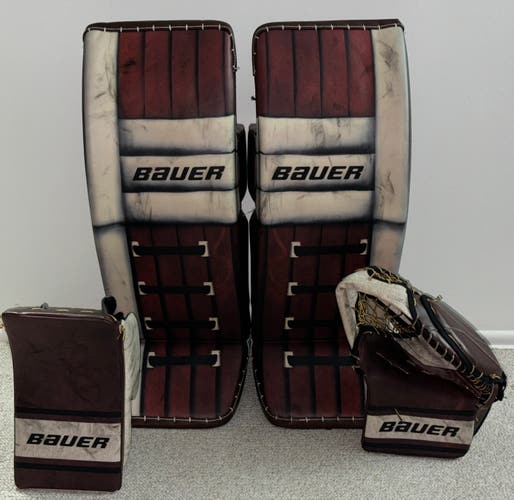 Used 34" Full Custom Bauer Hyperlite 2 Pads with 1X Blocker and Bauer 90 Glove