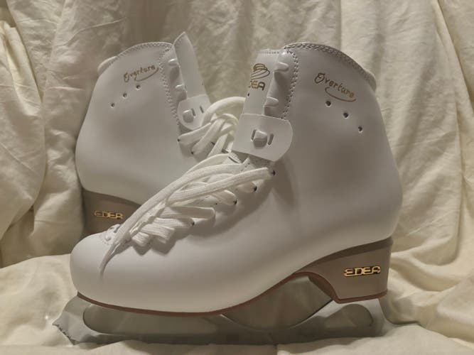 New EDEA Overture Figure Skates (With Blades) size 260 (US 7 - 7.5)