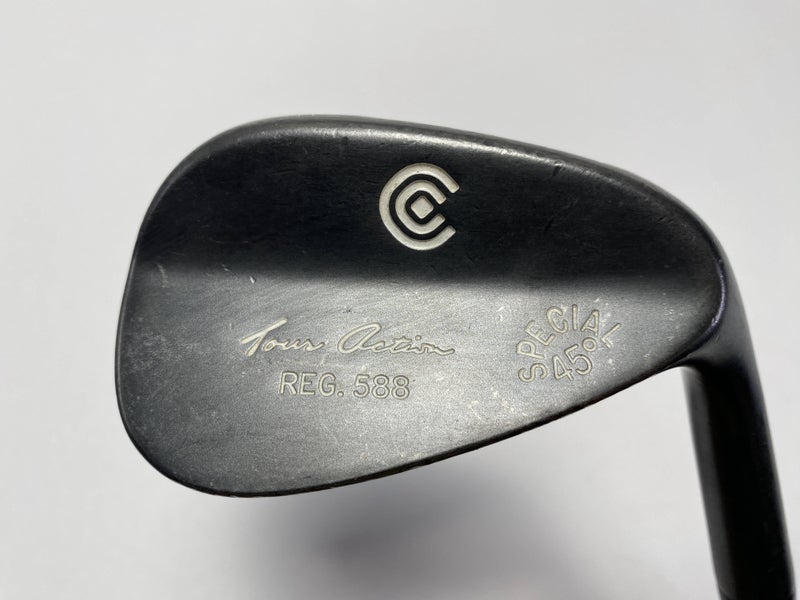 Cleveland 588 Black Melonite Pitching Wedge PW 45* Dynamic Gold Wedge Steel RH