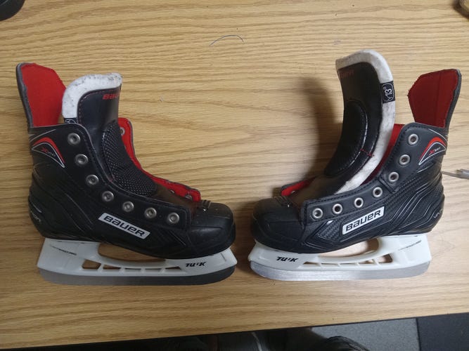 Used Youth Bauer Vapor X350 Hockey Skates Regular Width 13