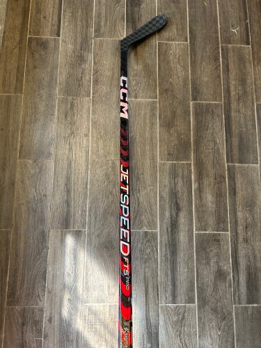 CCM Jetspeed FT5 Pro RH 65 Flex P28
