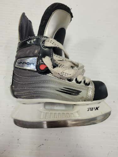 Used Bauer Vapor Vi Youth 11.0 Ice Hockey Skates