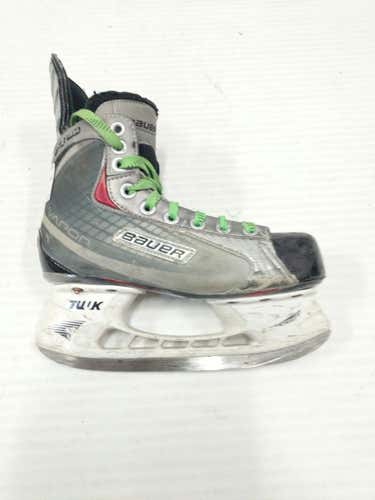 Used Bauer Vapor X 30 Junior 02.5 Ice Hockey Skates