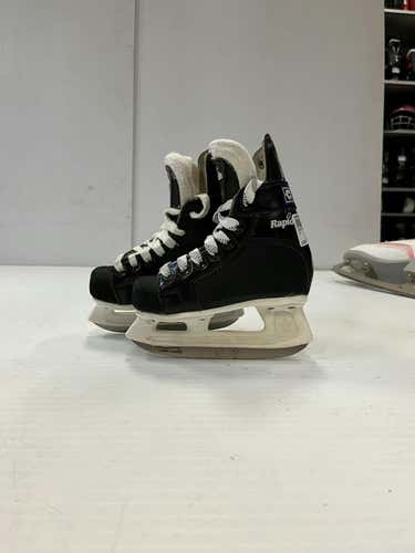 Used Ccm 101 Youth 08.0 Ice Hockey Skates