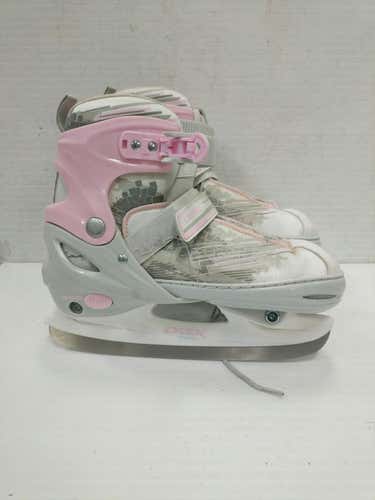 Used Dbx Adjustable Soft Boot Skates