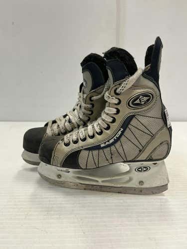 Used Easton Ultra Lite Intermediate 5.0 Ice Hockey Skates