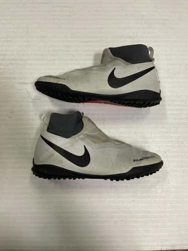 Used Nike Junior 02 Indoor Soccer Indoor Cleats