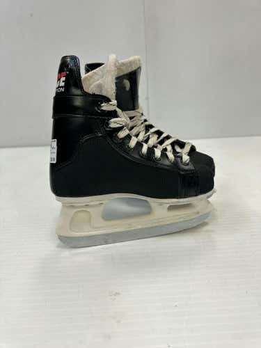 Used Second Skull Force Junior 04 Ice Hockey Skates