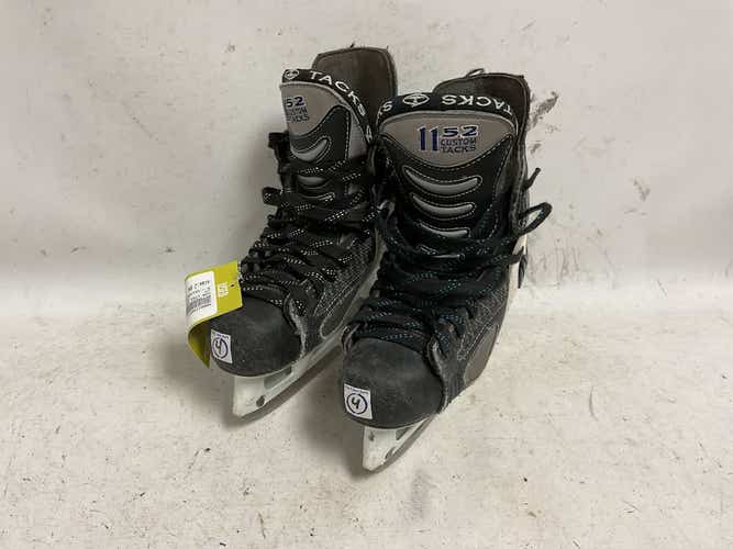 Used Ccm 1152 Custom Tacks Junior 04 D - R Regular Ice Hockey Skates