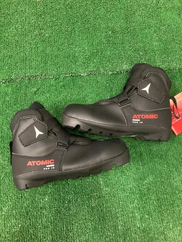 New Atomic Pro Jr. Cross Country Ski Boots Size 2.5 (Prolink)