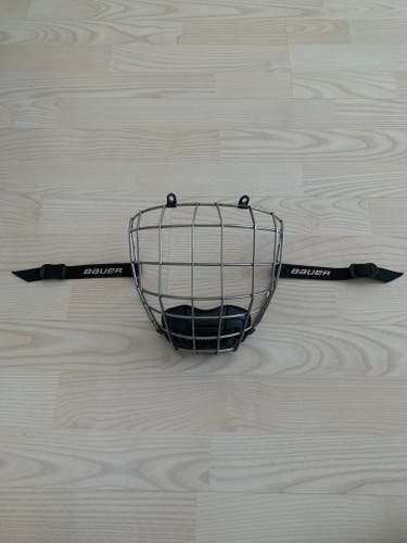 Used Medium Bauer Profile III Facemask Full Cage