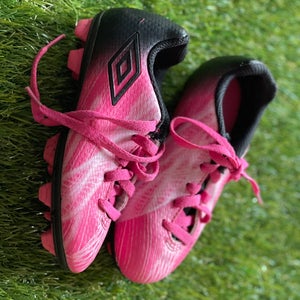 Used - Pink Umbro youth soccer cleats