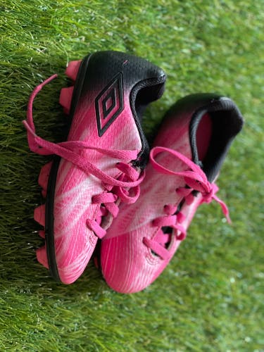 Used - Pink Umbro youth soccer cleats