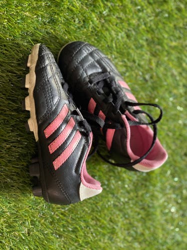 Used - Black/Pink Adidas youth soccer cleats