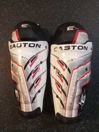 Junior Easton Synergy EQ50 11" Shin Pads