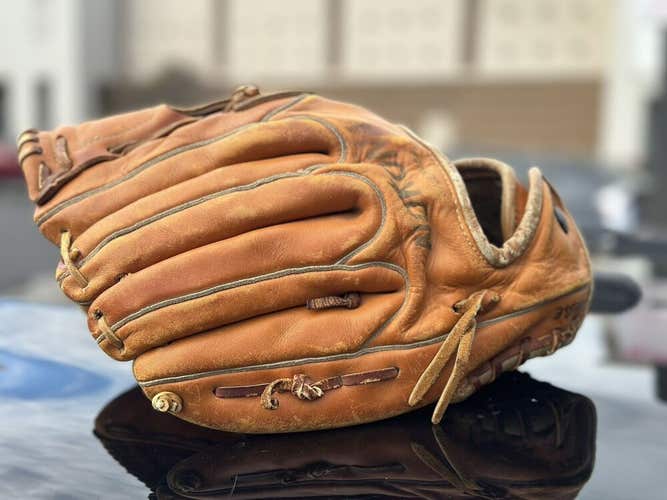 OUTSTANDING CONDITION VINTAGE NOKONA PRO LINE 12.5 RHT BASEBALL GLOVE