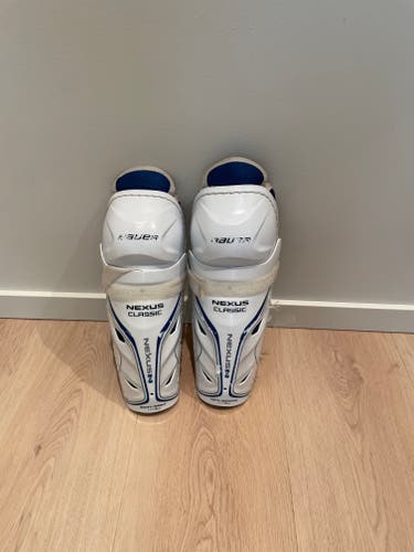 Used Junior Bauer Nexus Classic 11" Shin Pads