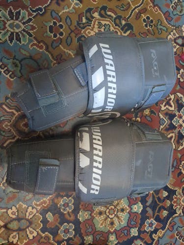 Used Warrior R/GT Senior Knee Pads