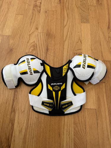 New Small Youth Bauer Supreme One 40 Shoulder Pads