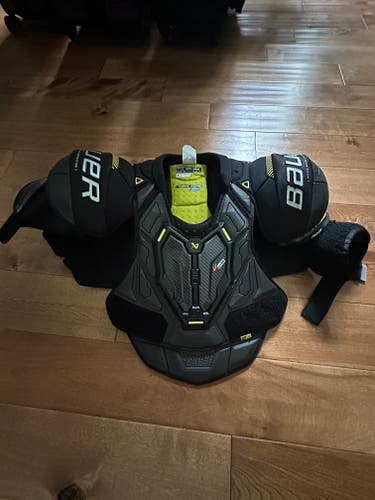 Used Large Intermediate Bauer Supreme Mach Shoulder Pads