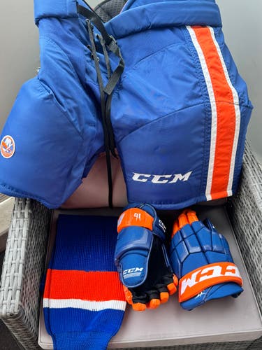 NYI Used Senior XL CCM UCLP Hockey Pants, CCM HG 50 14” Gloves all Pro stock