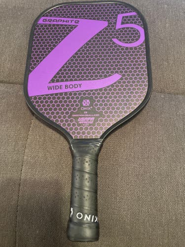 Purple Used Onix Sports Graphite Z5 Pickleball Paddle