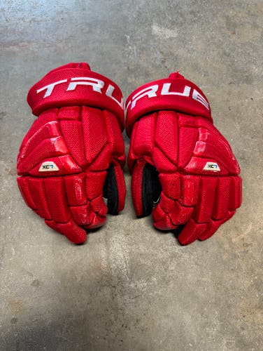 Used  True 14"  XC7 Pro Gloves