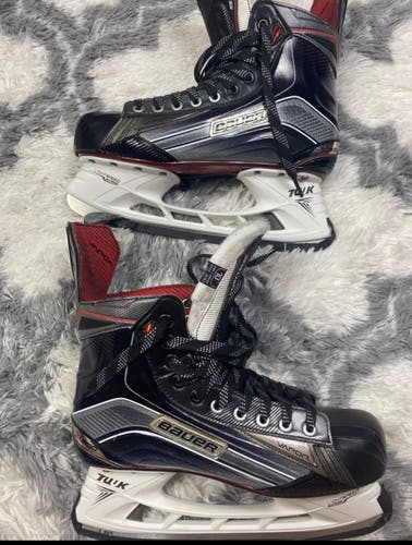 Used Senior Bauer Regular Width 10 Vapor X800 Hockey Skates