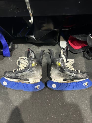 Bauer Hyperlite 2 Hockey Skates