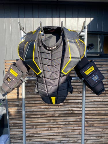 CCM Premier Pro D30 XL Chest Protector