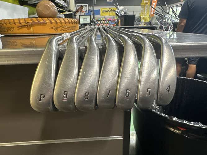 Used Nike Vr 4i-pw Regular Flex Graphite Shaft Iron Sets