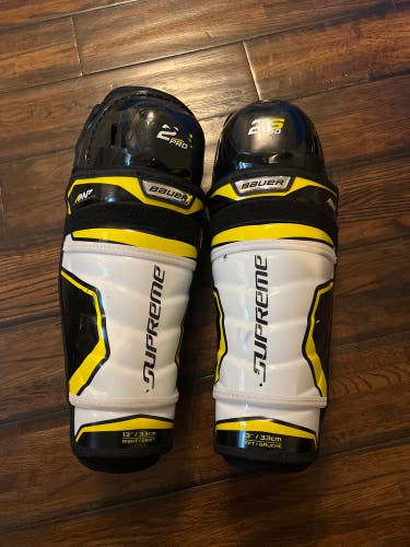 Used Intermediate Bauer 13" Supreme 2S Pro Shin Pads