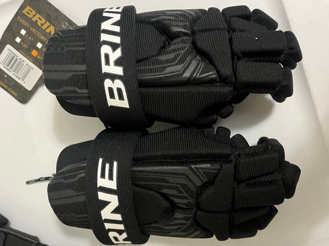 New brine lacrosse gloves youth size 8