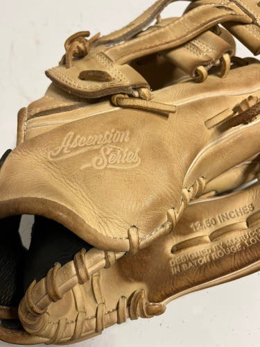 Outfield glove Marucci