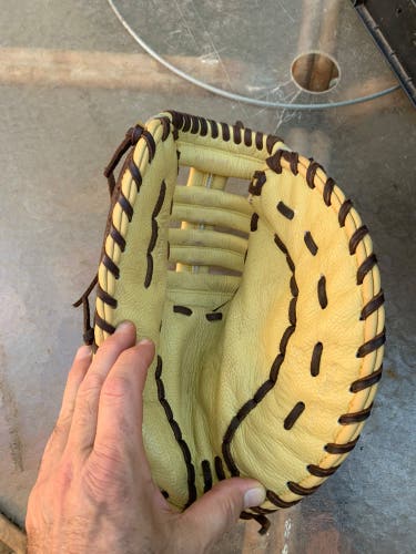 First Base Mitt 11.5" Akadema, Lightly Used
