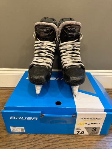 Bauer Supreme M5 Pro Used Senior Wide Size 7 Hockey Skates Fit 3