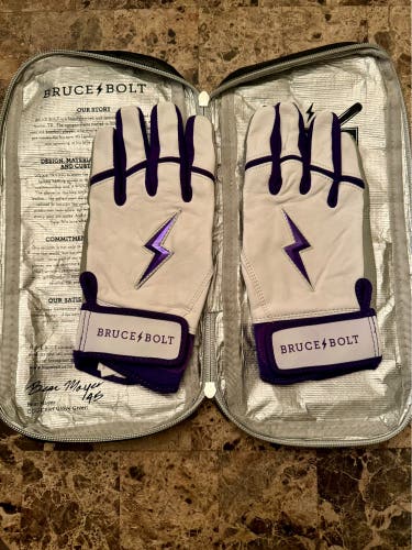 Bruce Bolt Batting Gloves