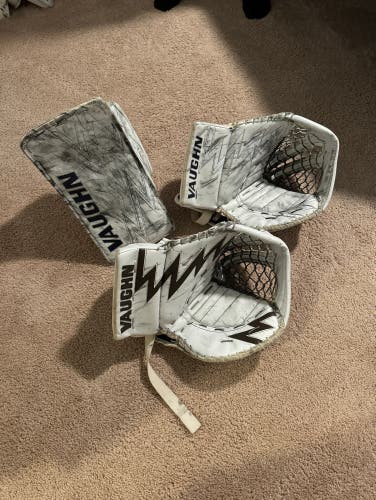 Hunter Shepard Goalie Glove Lot Hershey Bears/Washington Capitals