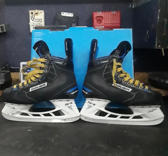 New Senior Bauer Nexus N7000 Hockey Skates Regular Width 7.5