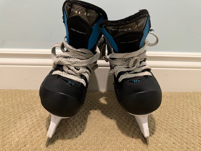 True TF9 Junior Goalie Skate Size 3.5