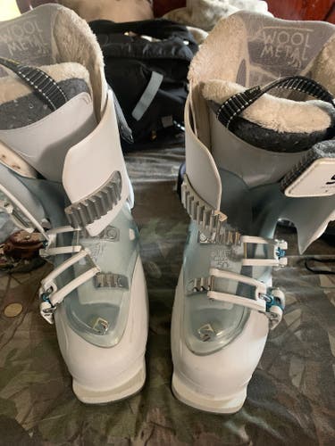 Used Salomon Quest Access Ski Boots