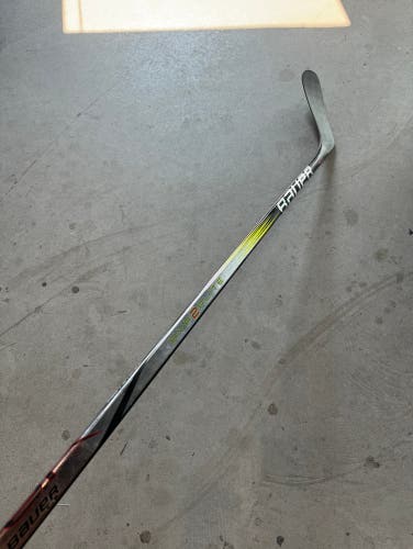 Used Senior Bauer Left Hand 87 Flex P92 Pro Stock Vapor Hyperlite 2 Hockey Stick