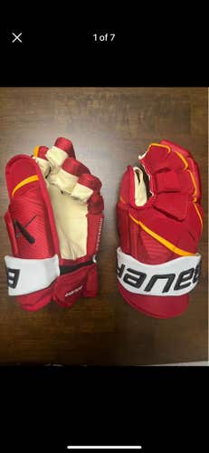 Used Bauer Vapor Hyperlite Gloves 14"