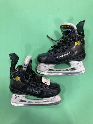 Used Junior Bauer Supreme 3S Pro Hockey Skates Size 3